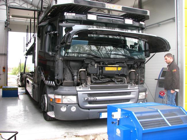 Scania P380 podczas pomiarów mocy i diagnostyki na hamowni ciężarowej Maha LPS Truck - Opole Kępa