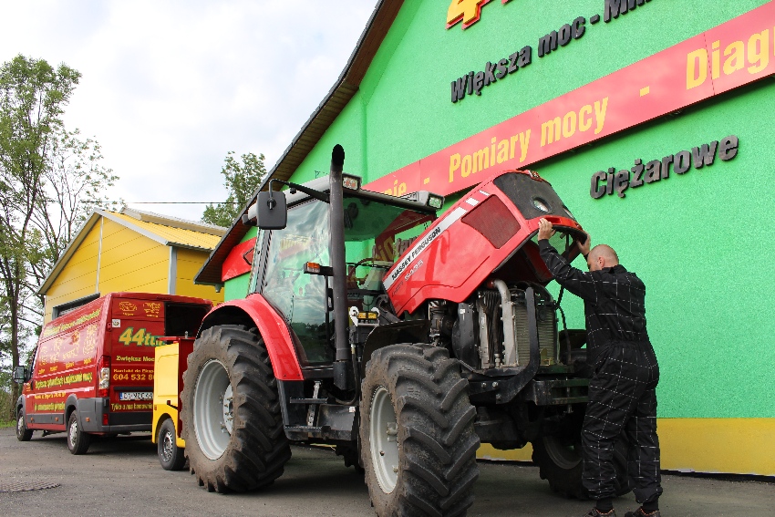 Diagnostyka obciążeniowa maszyn rolniczych dostępna jest wraz z dojazdem wozu technicznego do danego gospodarstwa na terenie całej Polski 