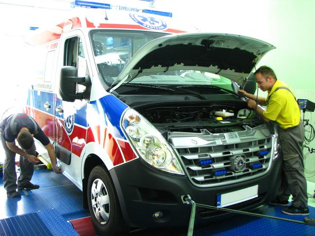 Przez system DPP zwiększamy także moc w samochodach specjalistycznych - Renault Master 2.3 Dci Ambulans